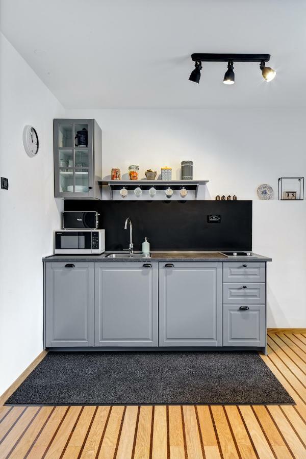 Apartments Viola Загреб Экстерьер фото