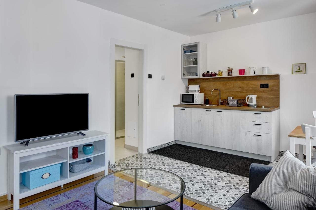 Apartments Viola Загреб Экстерьер фото